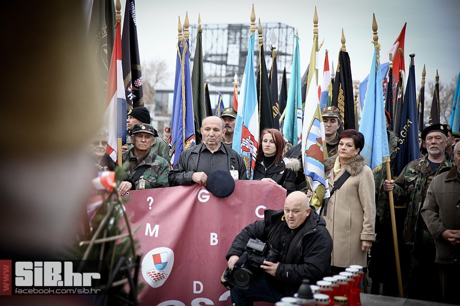 vukovar_prosvjed_protiv_cirilic