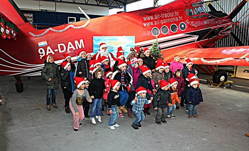 djed_bozicnjak_avion