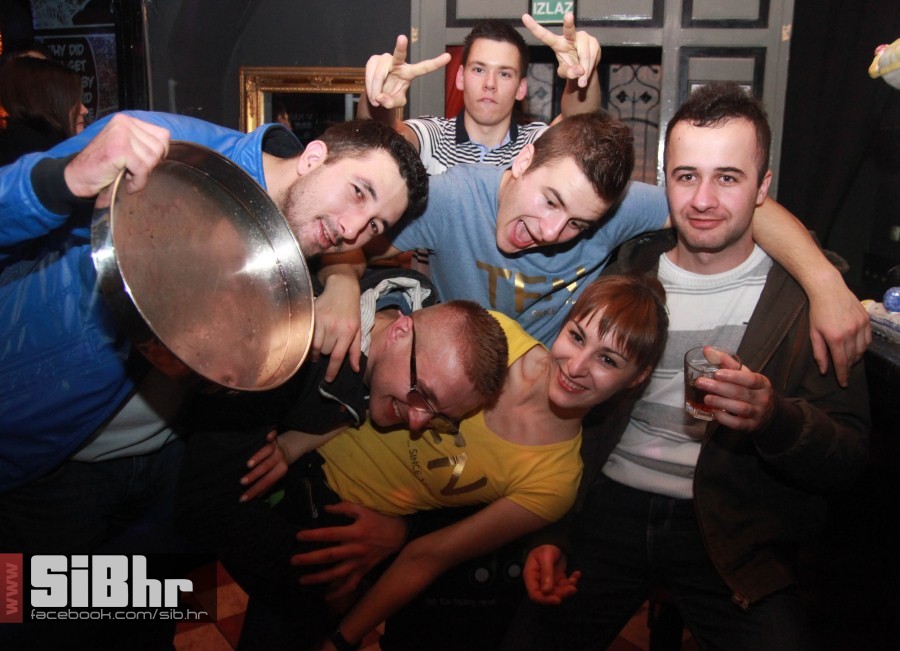 tufna0211_77 tufna0211_77