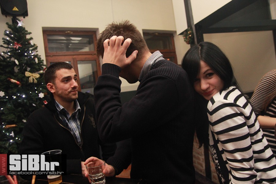 EXITexitIMG_541125122013251213