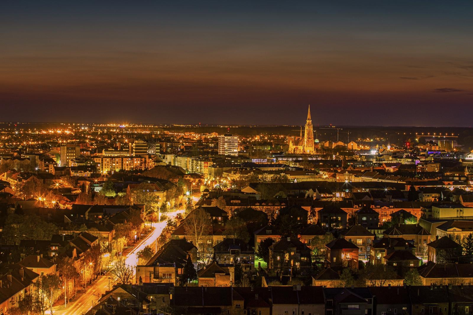 Panorama Osijeka u večernjim satima