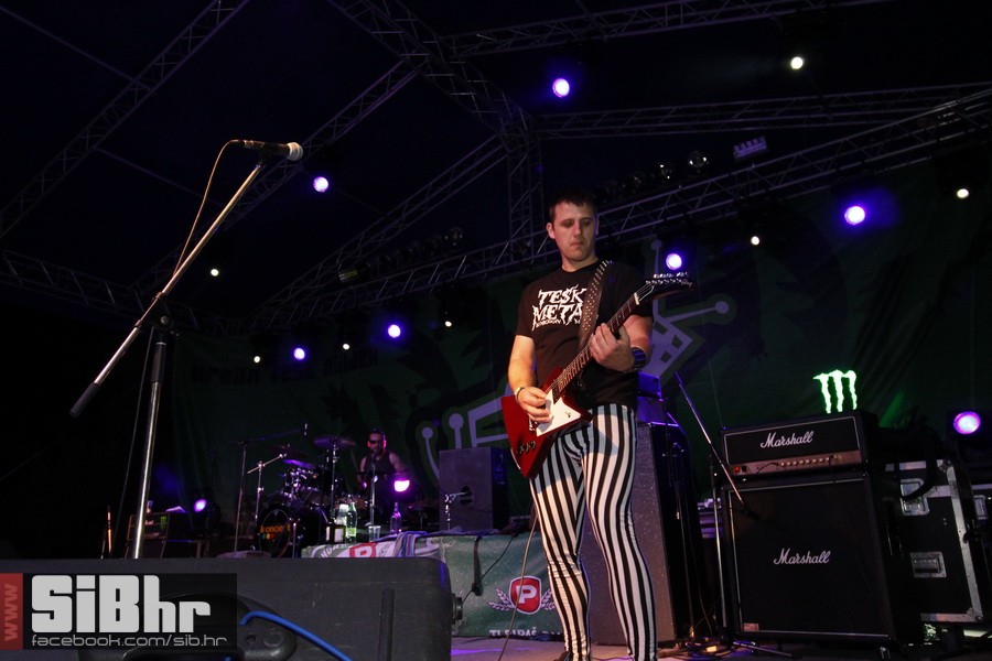 ufo_brkovi_zoran_67 ufo_brkovi_zoran_67