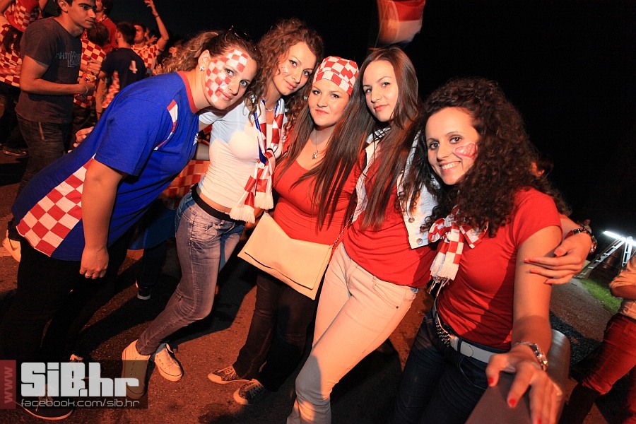 dc_party_14062012_sibhr_by_mban