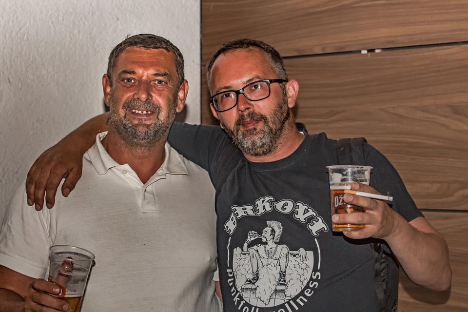 Brkovi u dvorištu Stare pekare