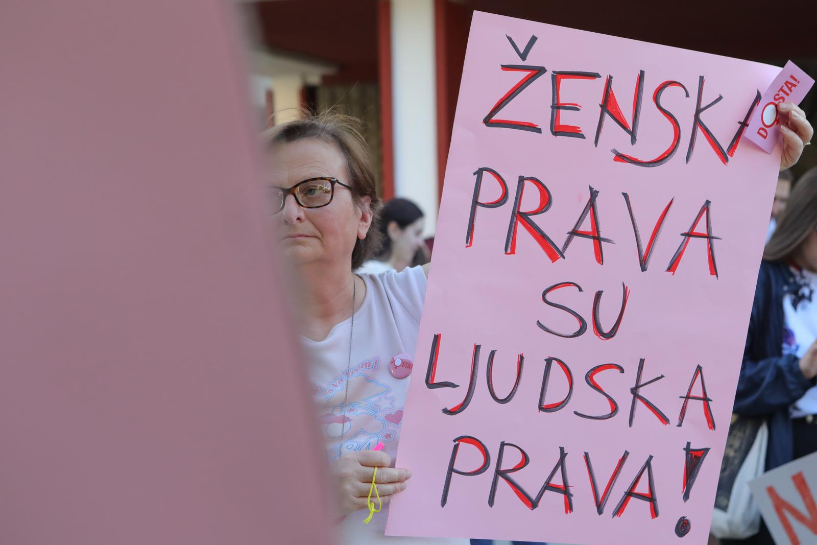 Prosvjed žena na Tregu slobode u Osijeku