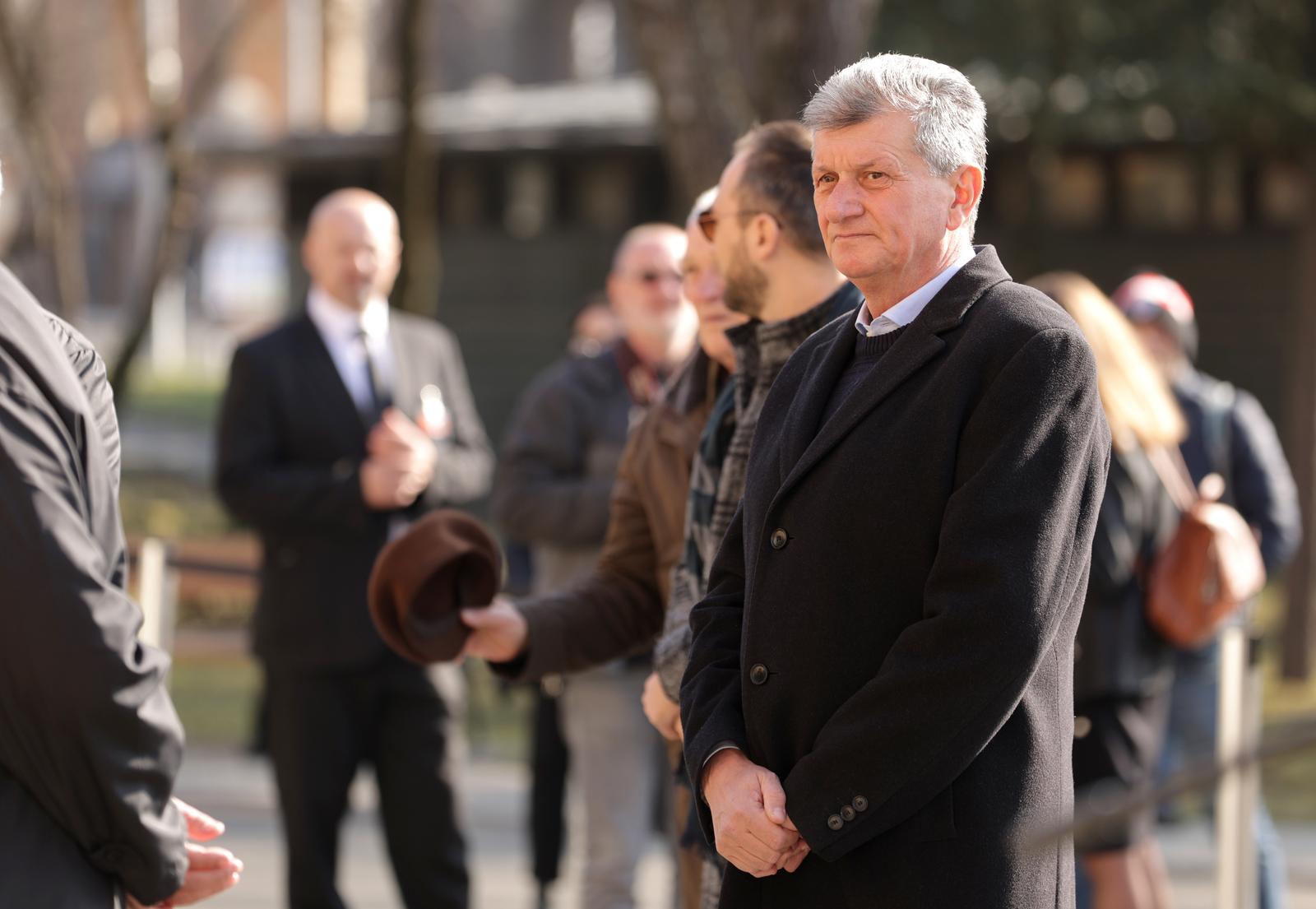 Posljednji ispraćaj Ćire na Mirogoju