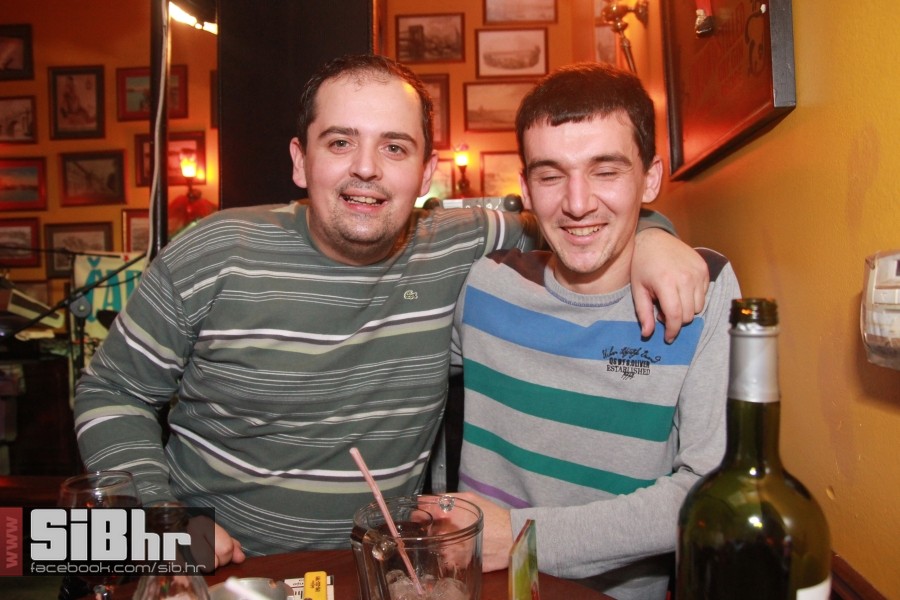 nocni_zivot_OldBridgePub_040120