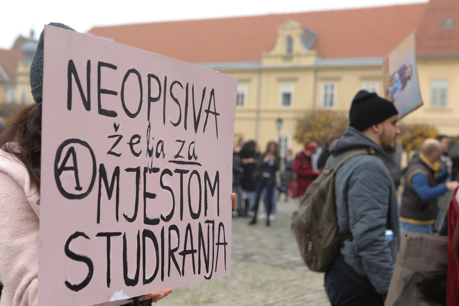 Osječki studenti prosvjedovali protiv obaveznih Covid potvrda na fakultetima