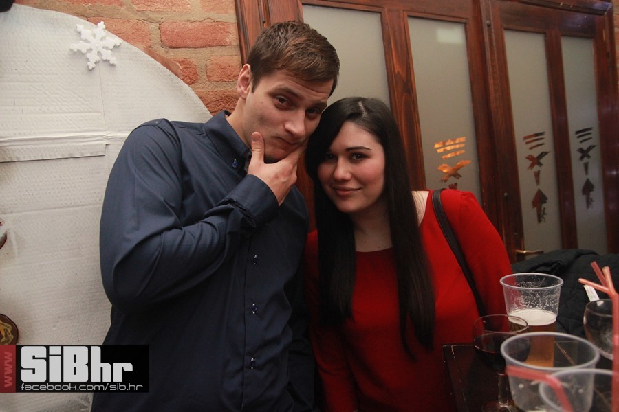 EXITexitIMG_541025122013251213