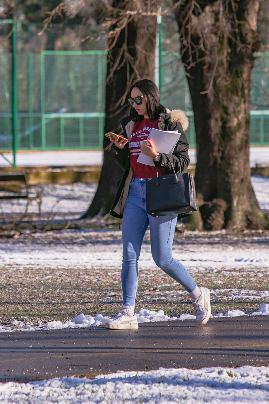 Zubato sunce i snijeg izmamili Osječane u šetnju