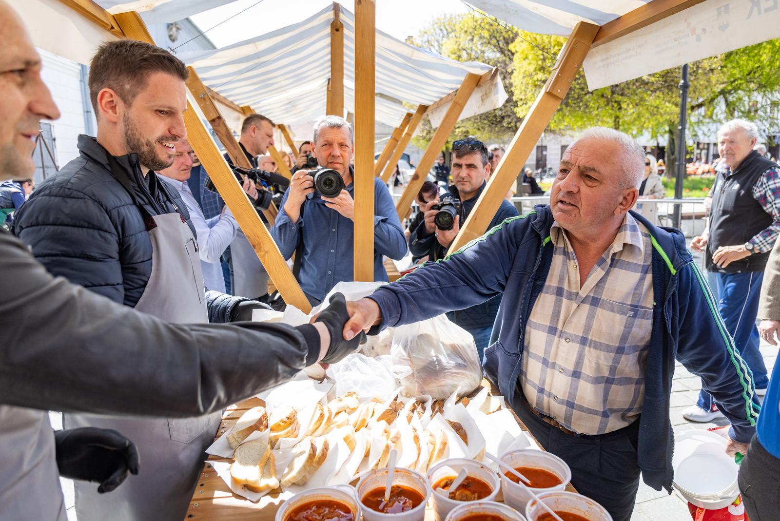 Podjela fiša paprikaša na Veliki petak 2024.