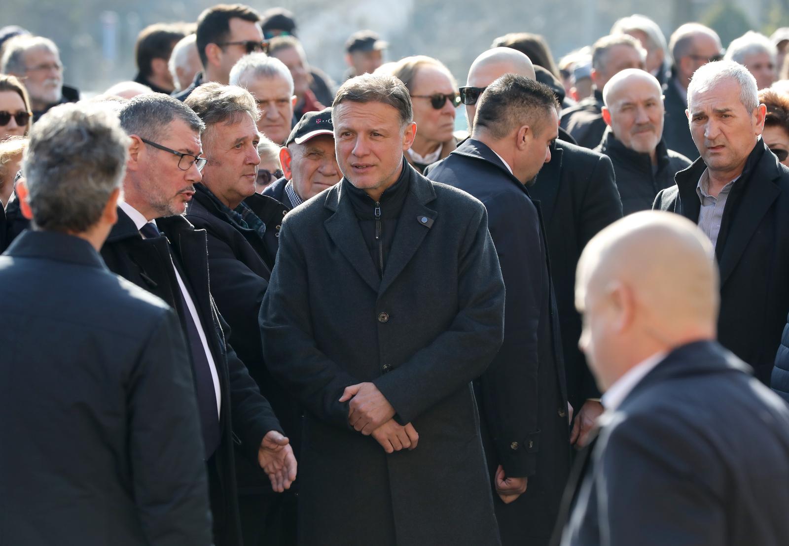 Posljednji ispraćaj Ćire na Mirogoju