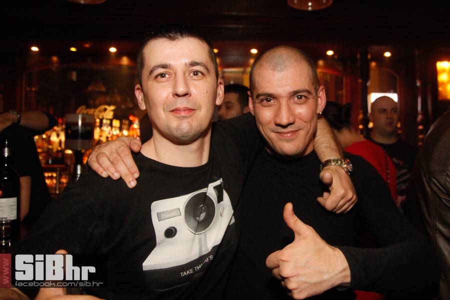 old_bridge_pub_11
