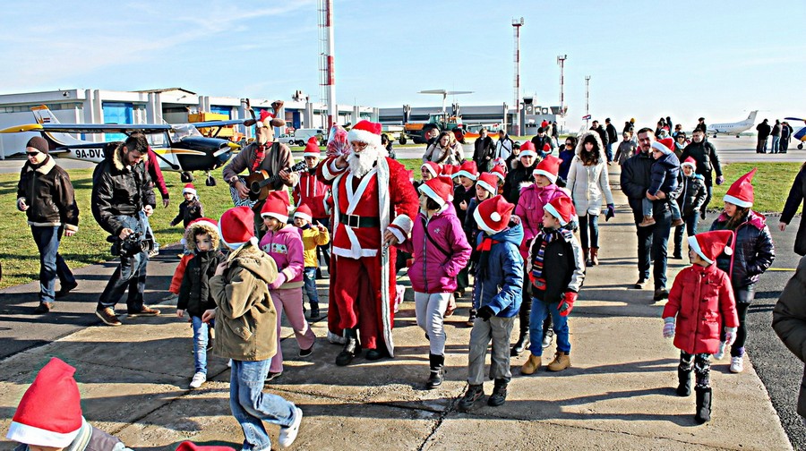 djed_bozicnjak_sletio_u_osijek_