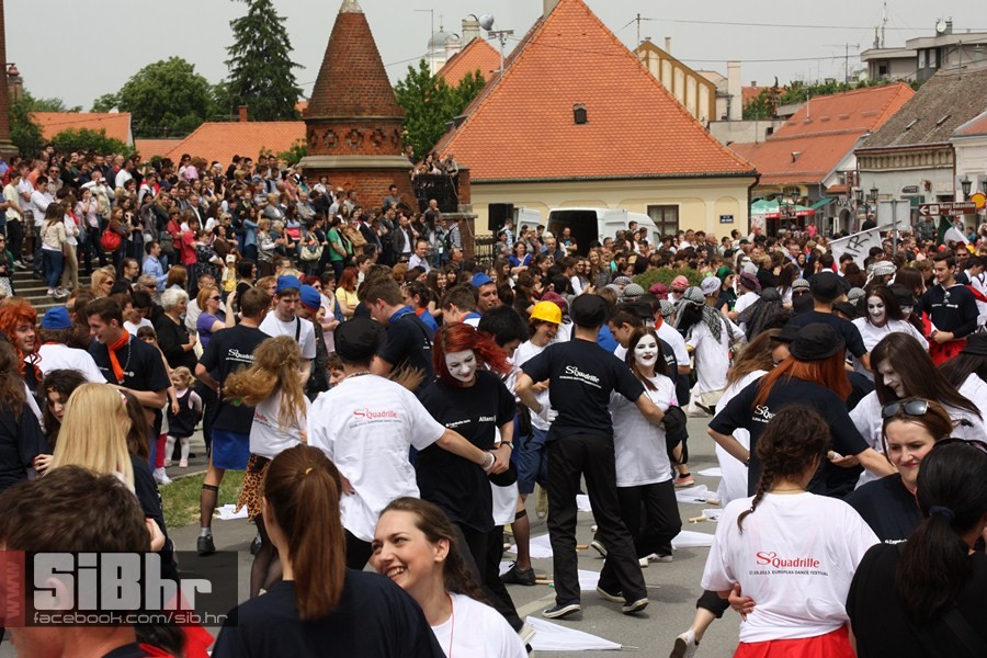 maturanti_djakovo_2013_13