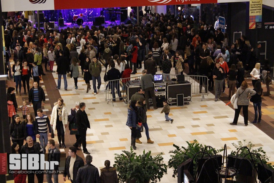 ivan_zak_avenuemall_osijek_zora