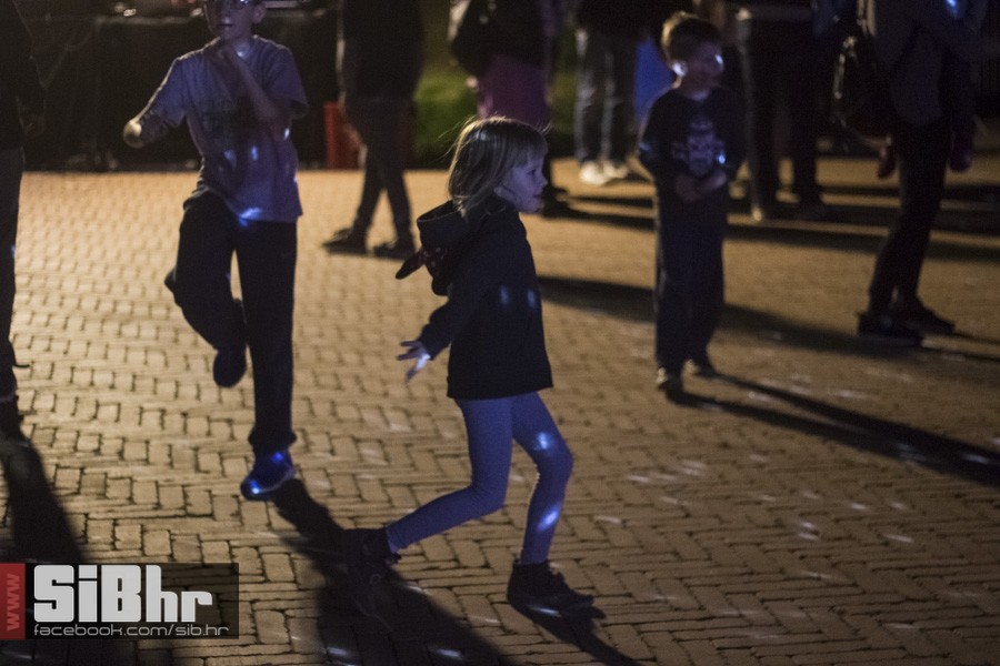 transgeneracijski_party_tvrdja_
