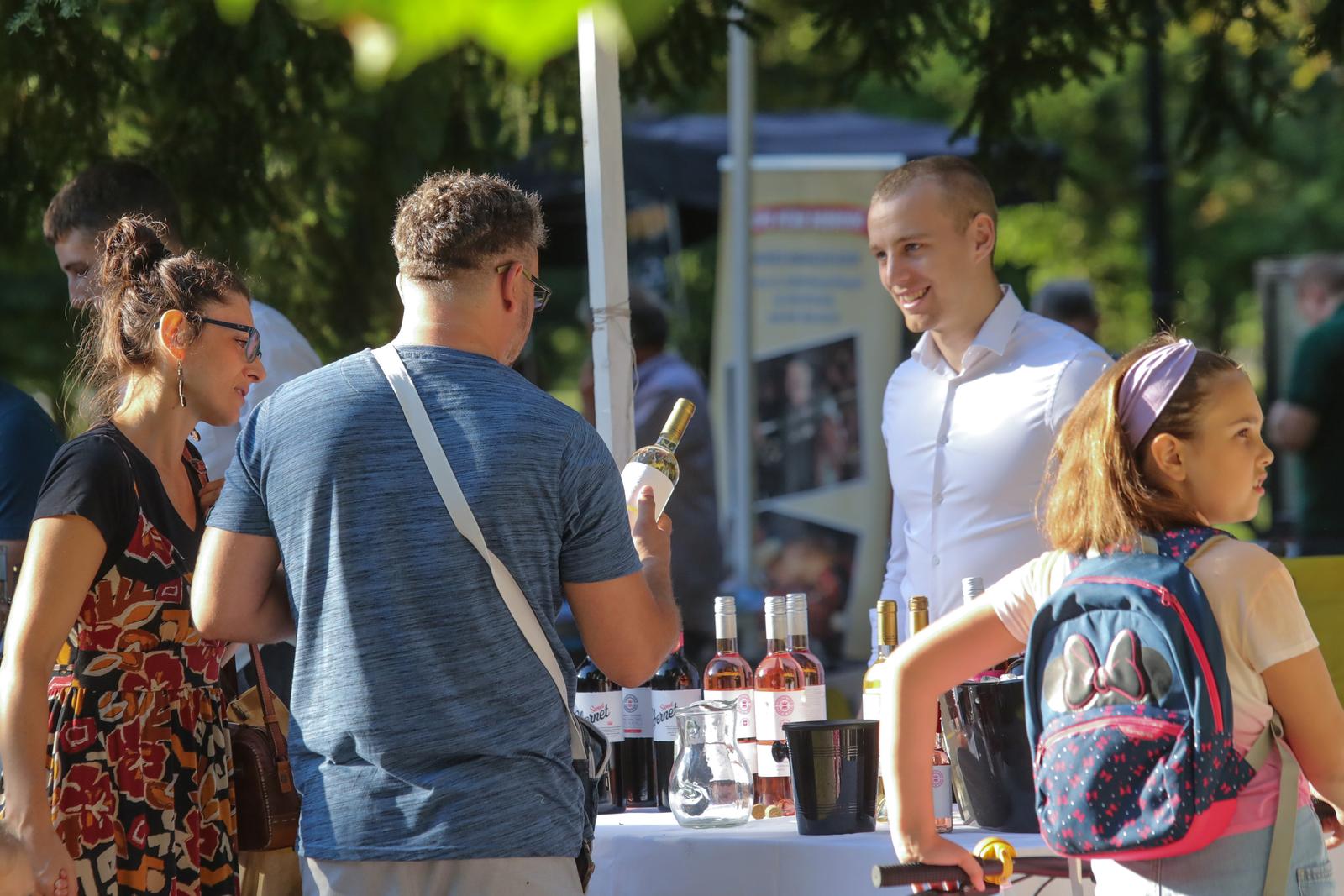 Večeri vina i umjetnosti, srpanj 2022.