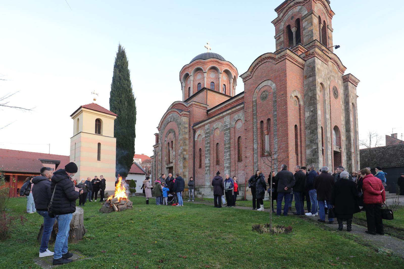 Paljenje Badnjaka u Osijeku Paljenje Badnjaka u Osijeku
