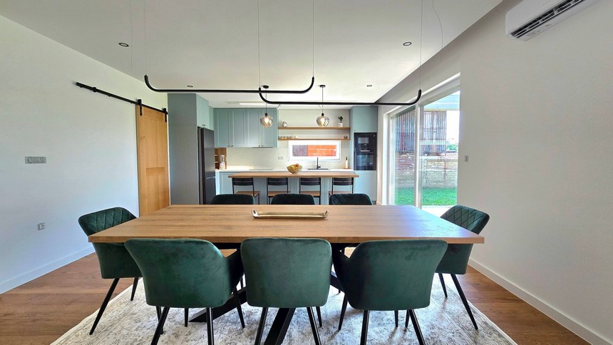 545960857_1231414325454185_7152465560551577231_n