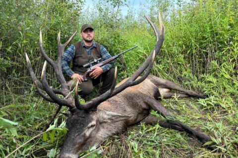 lovac  Alen Budiša jelen