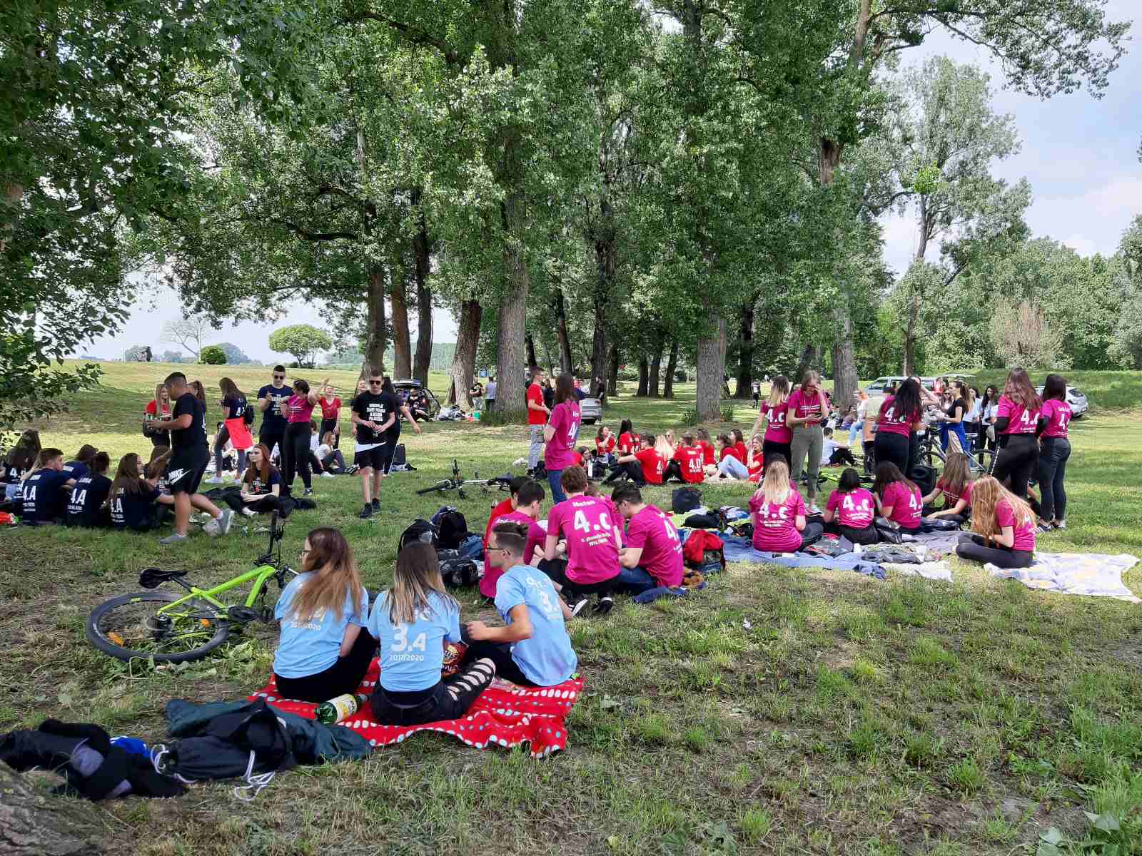 Započela spontana norijada osječkih maturanata