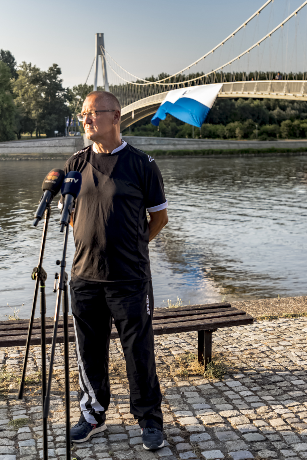 Zastava NK Osijek na mostu Zastava NK Osijek na mostu