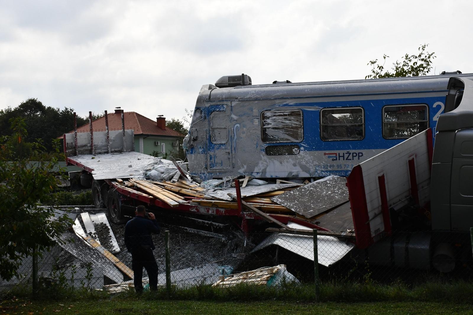 U Požegi vlak udario u kamion