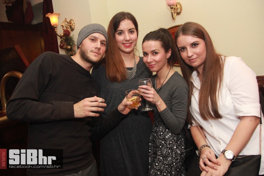 nocni_zivot_OldBridgePub_040120