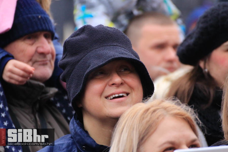 djed_mraz_kamion_osijek_bozic_5