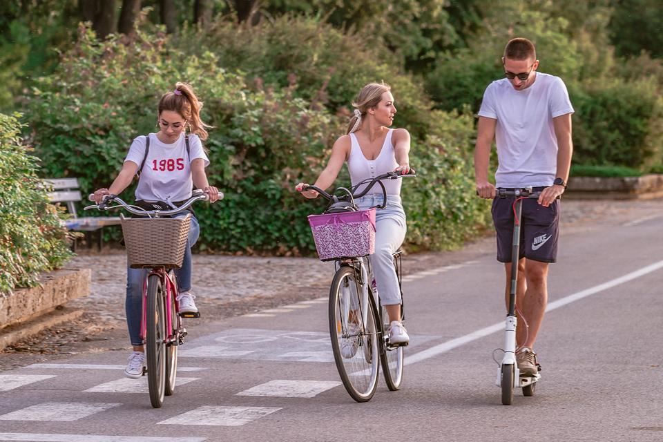 Osječani iskoristili lijepo vrijeme i neradni dan za uživanje na otvorenom
