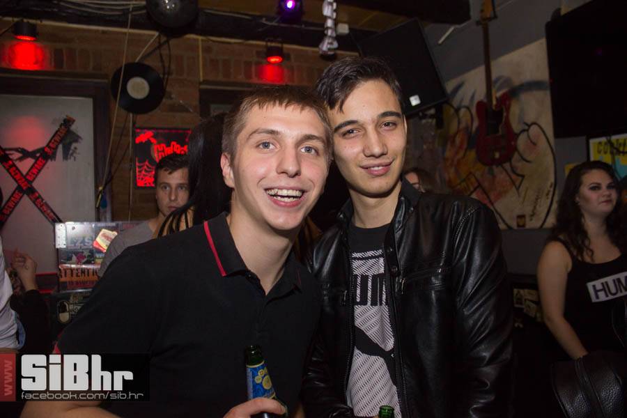 exit_halloween_14