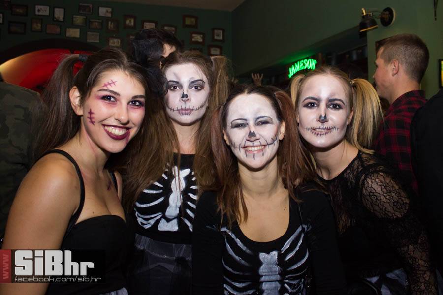 fortpub_halloween_25