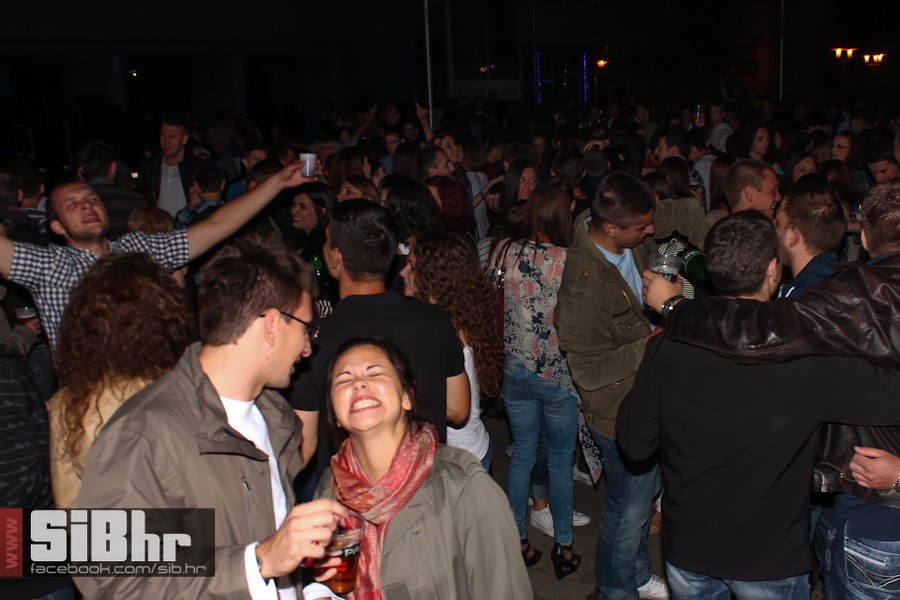 dc_party_2706_SiBhr_23 dc_party_2706_SiBhr_23