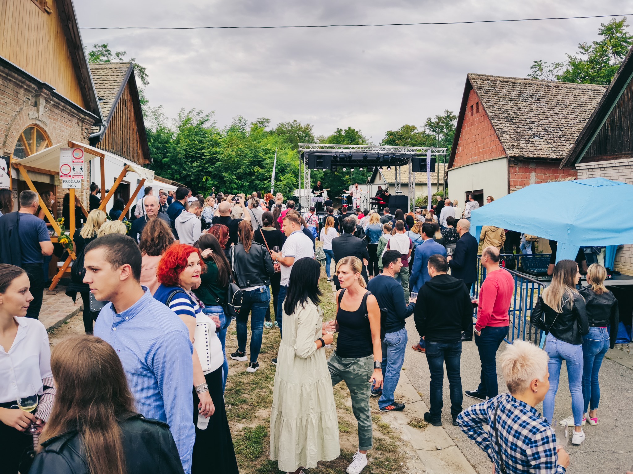 Vinski maraton u Zmajevcu Vinski maraton u Zmajevcu