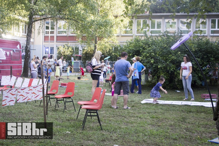 zemlja_vijenac_2015_SiBhr32