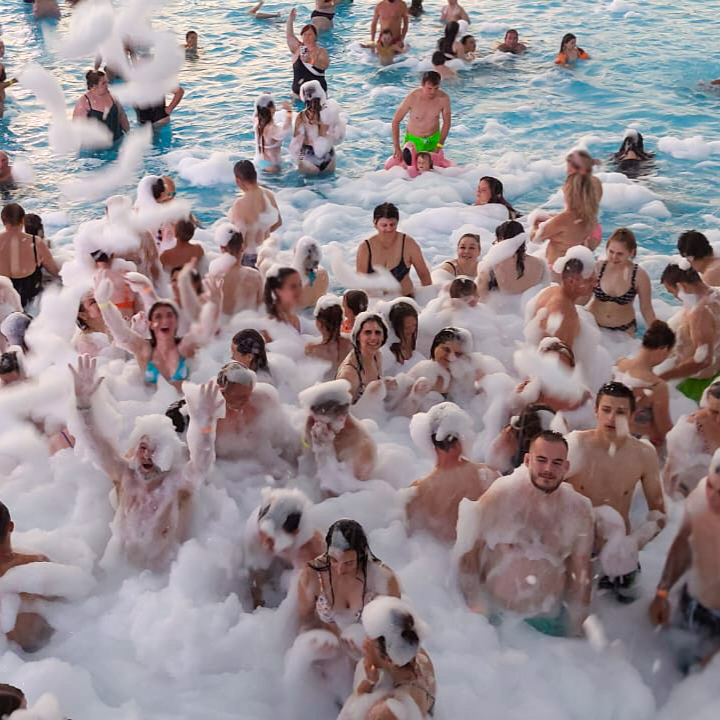 Pjena party u Bizovačkim toplicama Pjena party u Bizovačkim toplicama