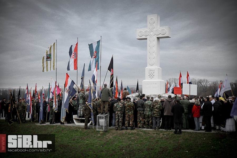 vukovar_prosvjed_protiv_cirilic