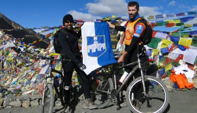nepal400