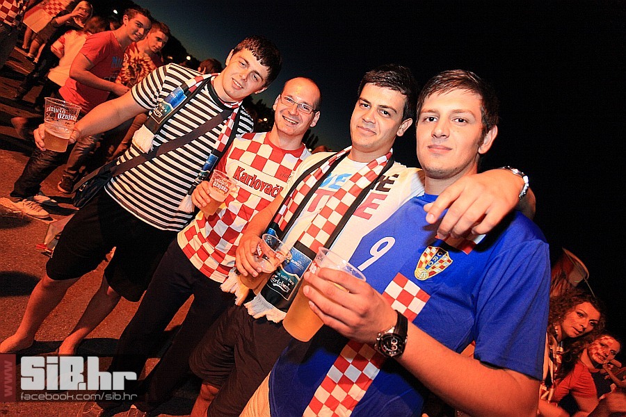 dc_party_14062012_sibhr_by_mban