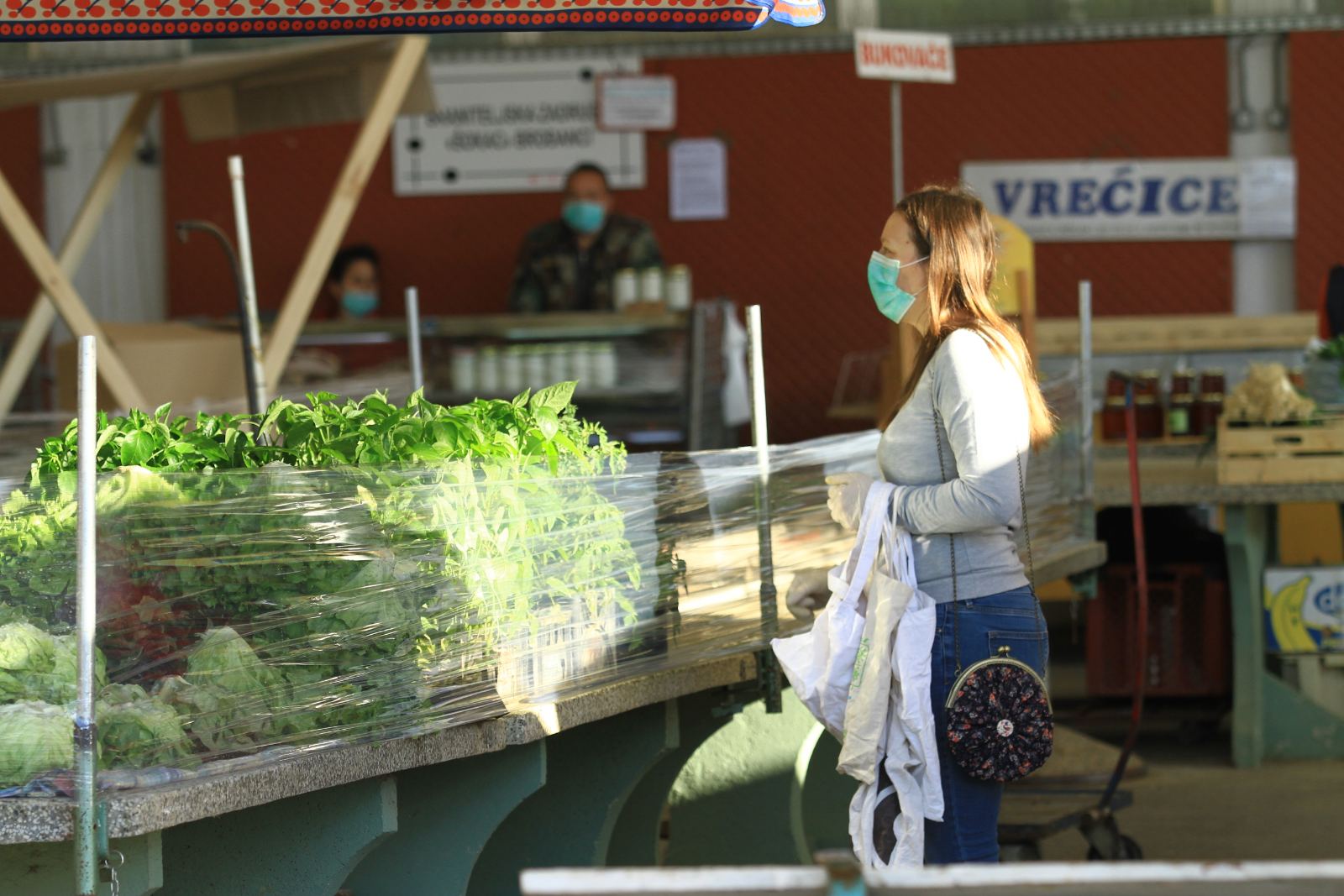 Šoping na osječkoj tržnici u doba koronavirusa
