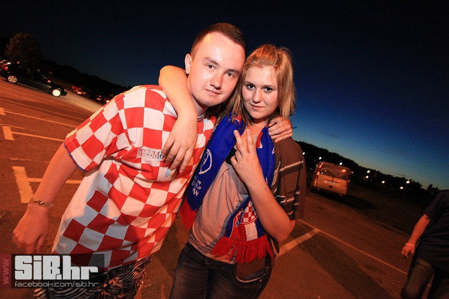 dc_party_14062012_sibhr_by_mban