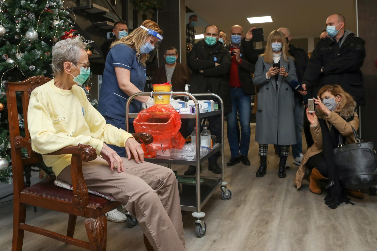 Ružica Patajac prva osoba cijepljena u Osijeku