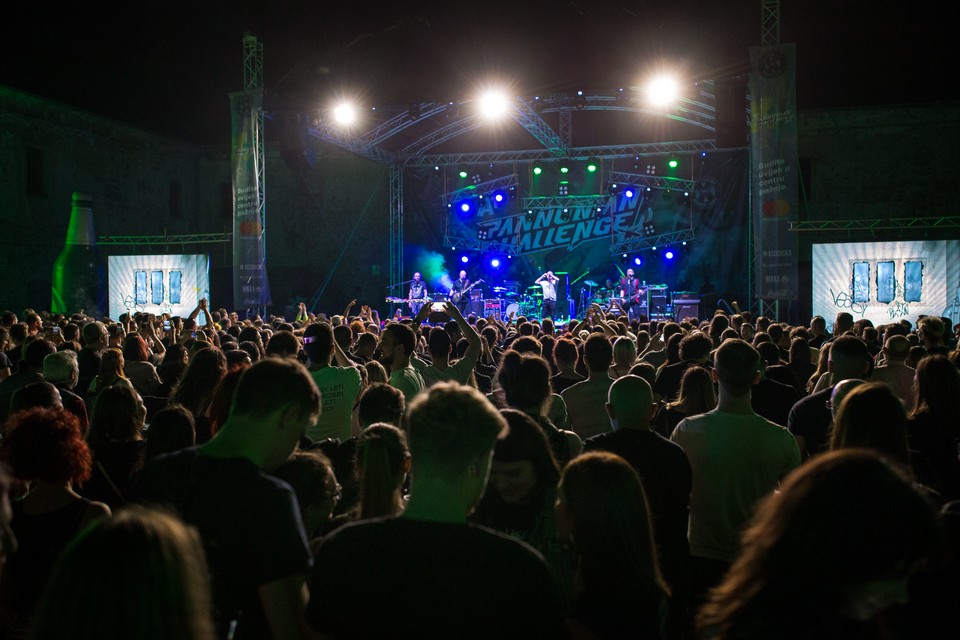 Let 3 i Hladno pivo ‘razvalili’ Vegu Let 3 i Hladno pivo ‘razvalili’ Vegu