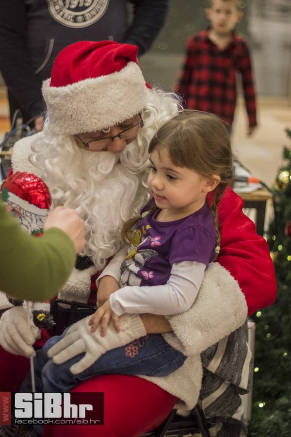 bozicna_predstava_mall_25