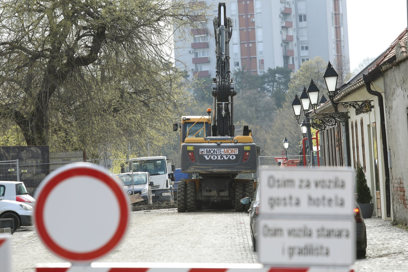 U tijeku radovi na rekonstrukciji Tvrđe, od danas zabranjen promet za automobile