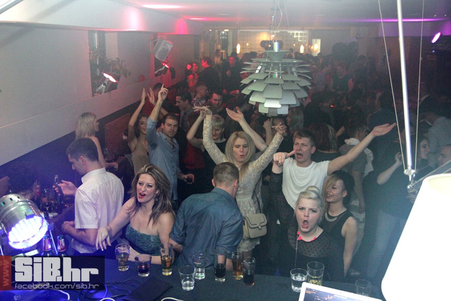 novagtrgkinolumiermediumlotus72 novagtrgkinolumiermediumlotus72