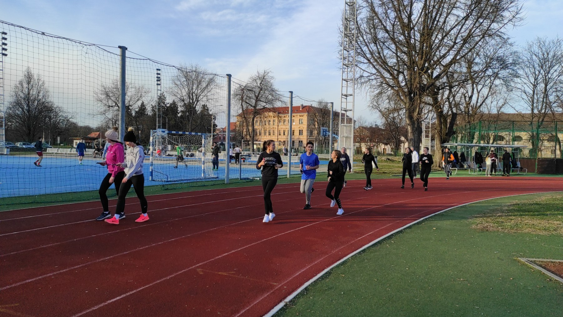 Krcata ‘Srednjika’: Osječani trčali, igrali nogoš, basket…