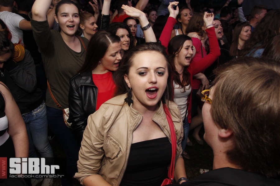 studentska_rostiljada_Mejasi_Si