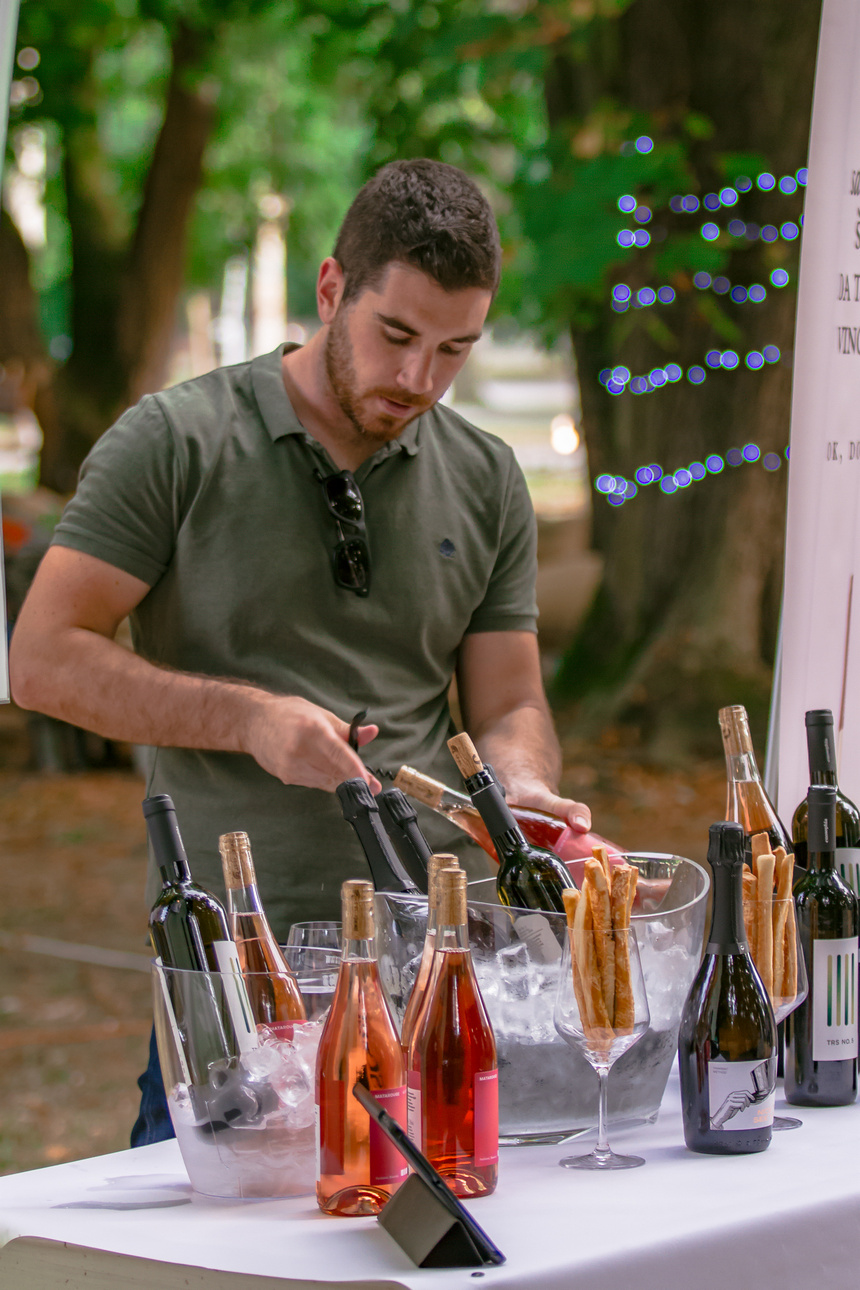 Večer vina i umjetnosti u Osijeku Večer vina i umjetnosti u Osijeku